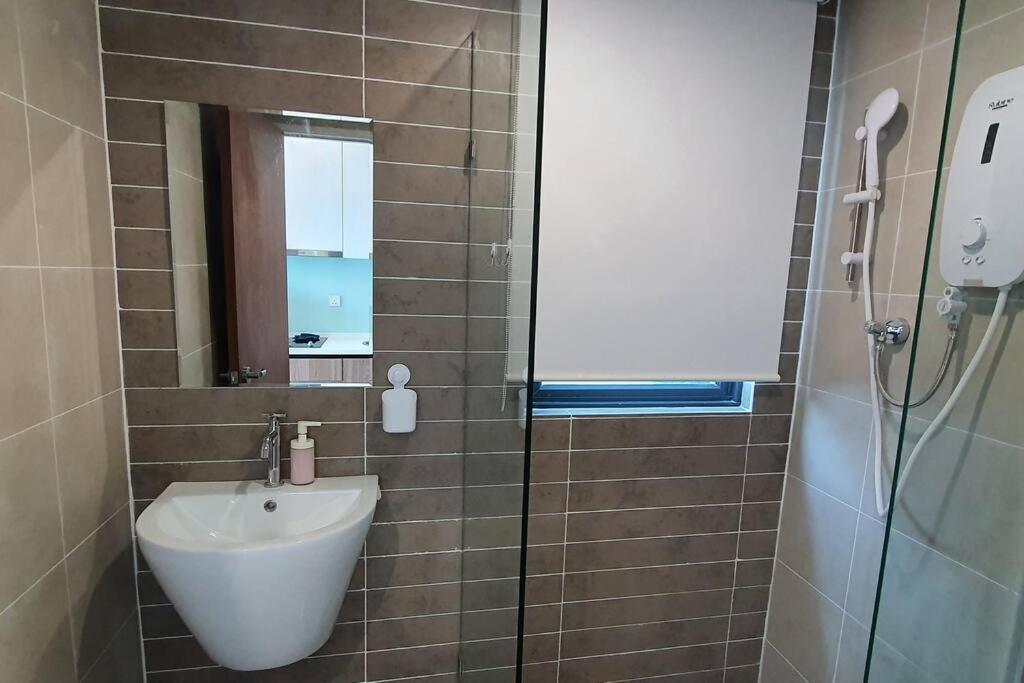 Kozi Square New Sgh Cozy Home Lv5B Кучинг Экстерьер фото